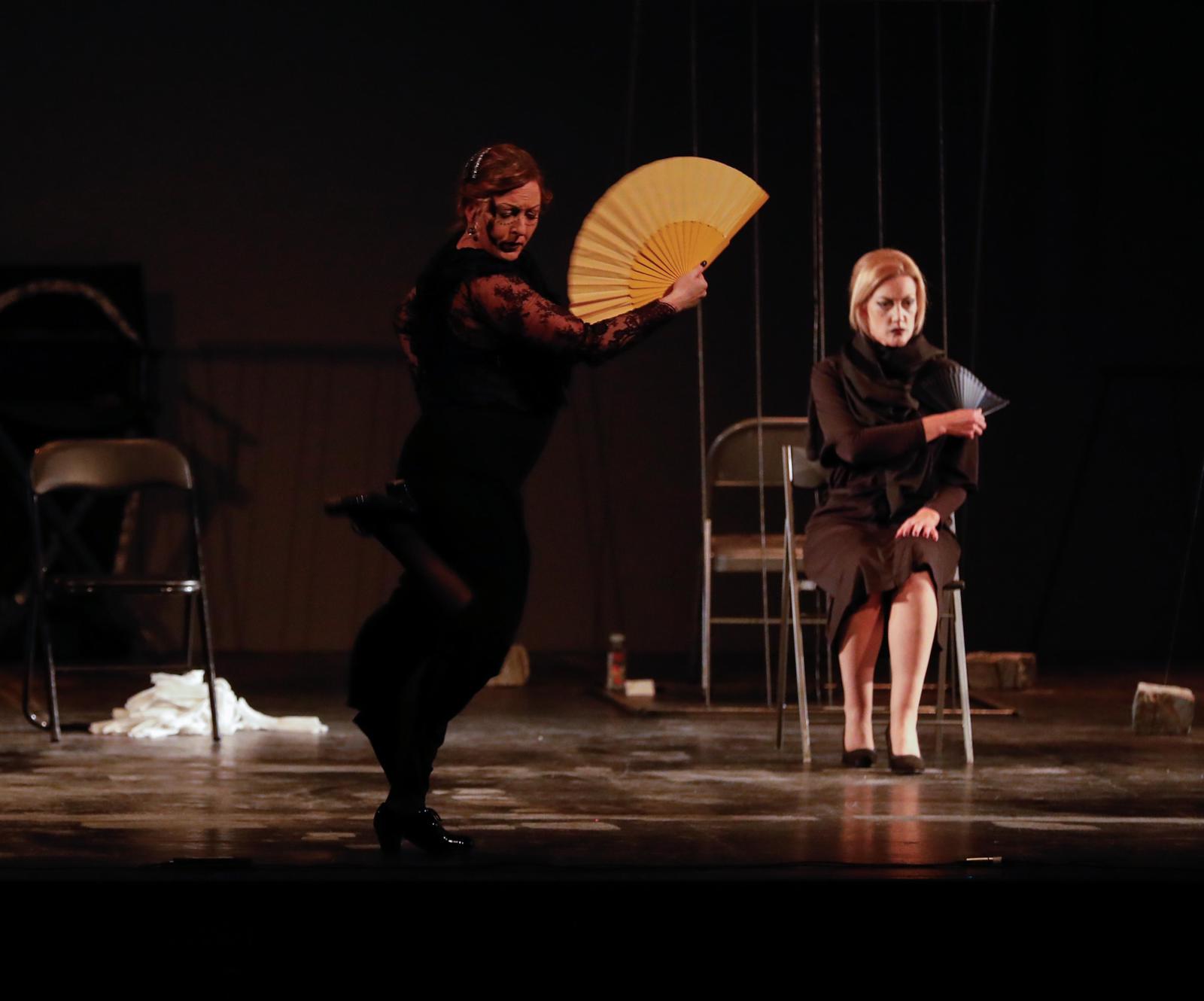 La compañía que dirige Jesús García Amezcua recrea el texto de Lorca trufado de música 