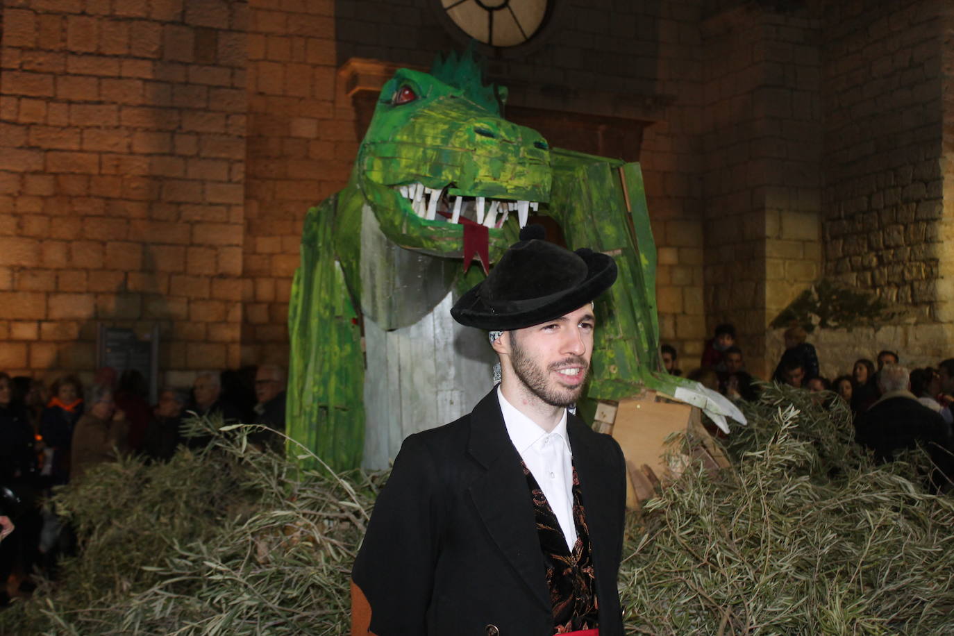 La noche del 16 de enero, la de San Antón, es siempre de tradición en Jaén, pero este año, lo ha sido un poco más, ya que hubo nueve lumbres, además de la oficial