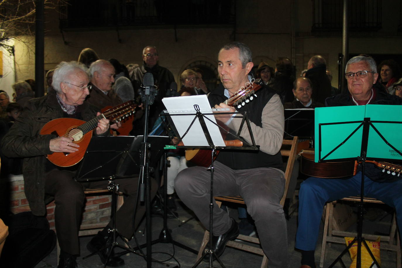 La noche del 16 de enero, la de San Antón, es siempre de tradición en Jaén, pero este año, lo ha sido un poco más, ya que hubo nueve lumbres, además de la oficial