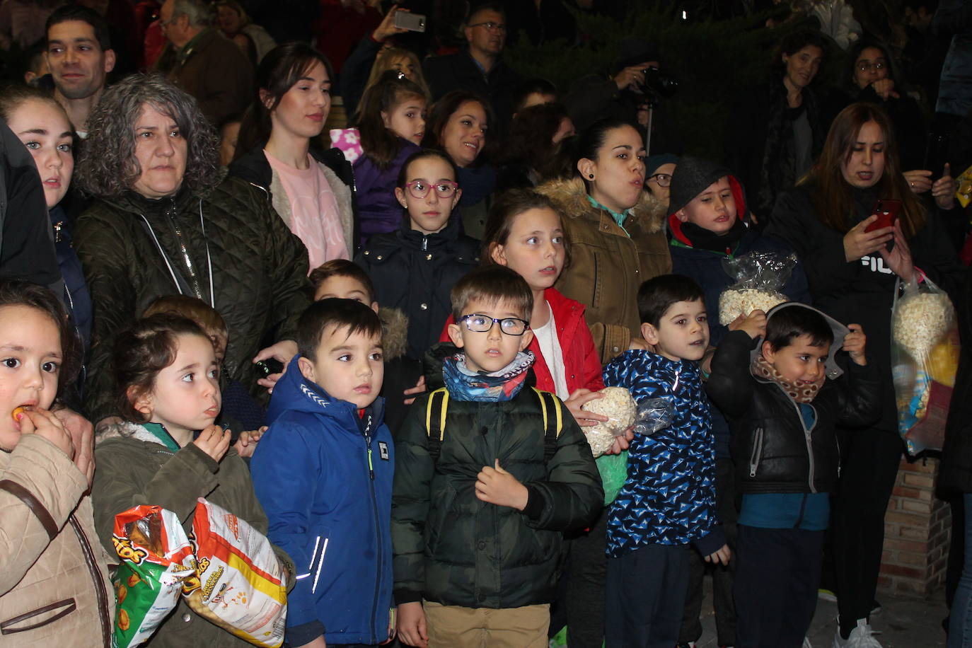 La noche del 16 de enero, la de San Antón, es siempre de tradición en Jaén, pero este año, lo ha sido un poco más, ya que hubo nueve lumbres, además de la oficial