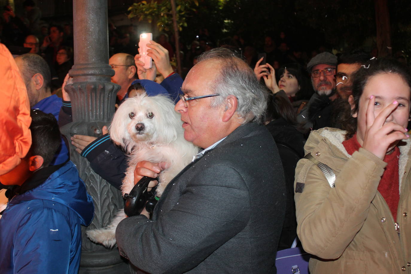 La noche del 16 de enero, la de San Antón, es siempre de tradición en Jaén, pero este año, lo ha sido un poco más, ya que hubo nueve lumbres, además de la oficial