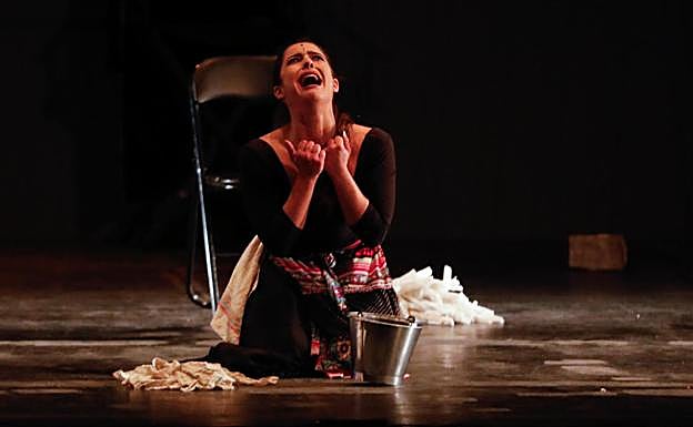 Un momento del montaje. 