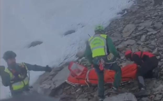 Accidente en Sierra Nevada | Un montañero herido grave tras caerse por un barranco en Capileira