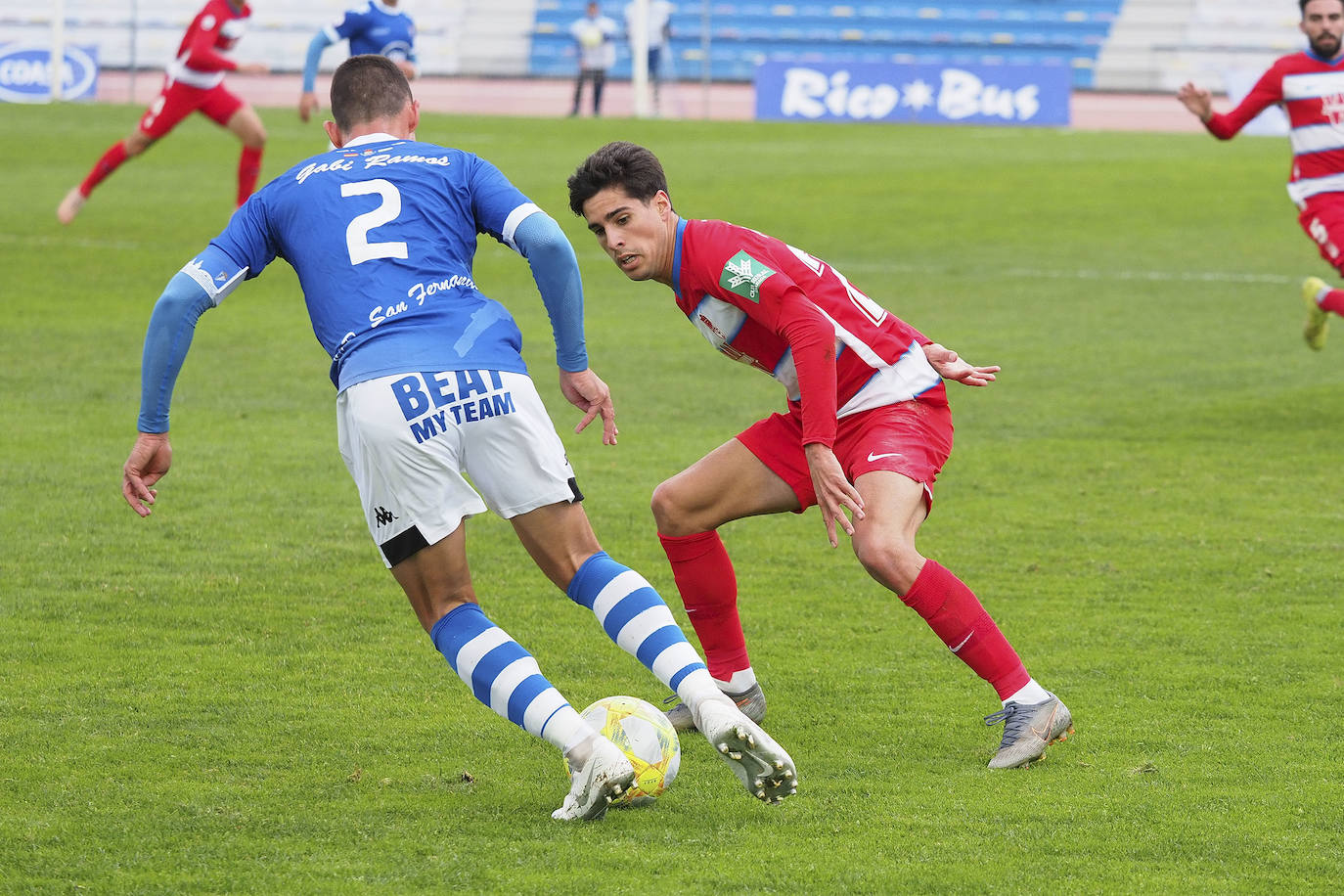 Victoria del filial rojiblanco en San Fernando en un partido reñido ante un equipo de la zona alta de la clasificación 