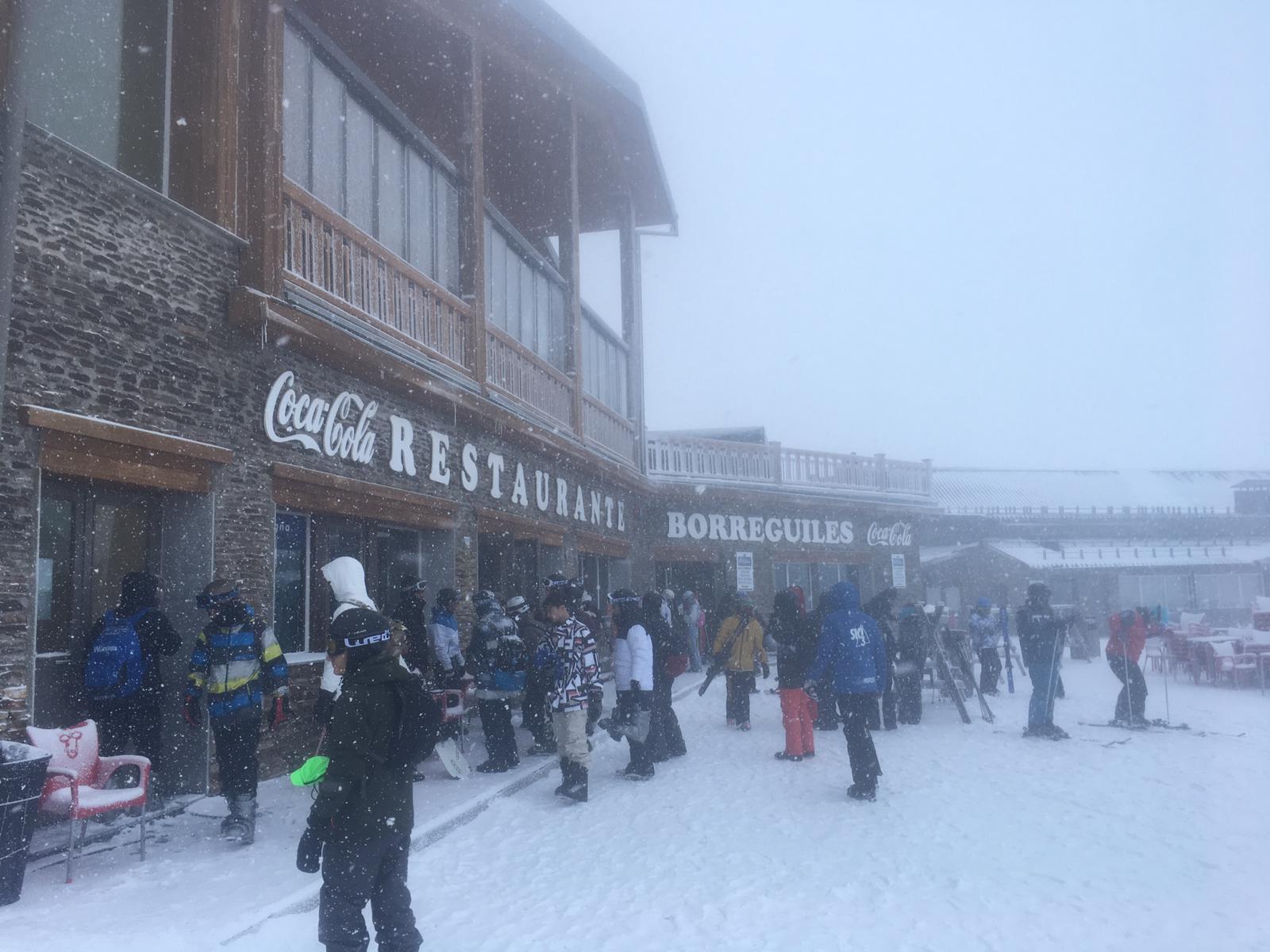 La nieve, por fin protagonista en Sierra Nevada