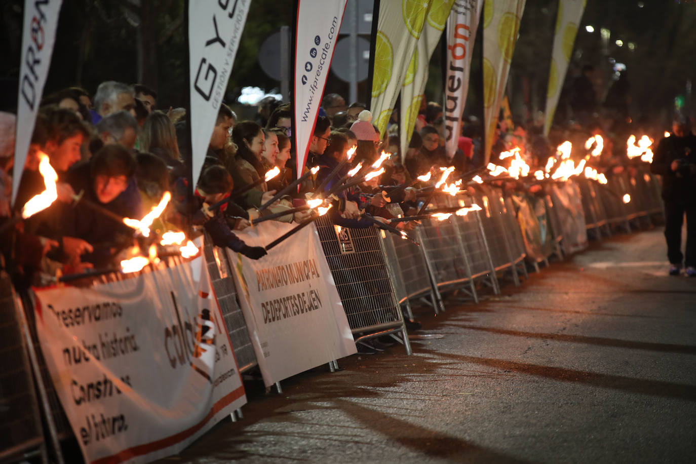 Gran ambiente en la carrera de San Antón de Jaén