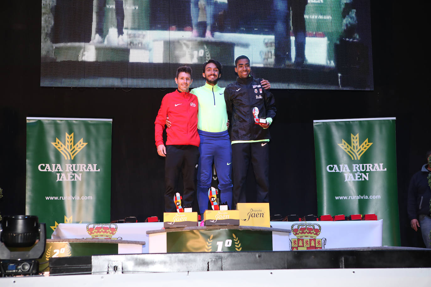 Gran ambiente en la carrera de San Antón de Jaén