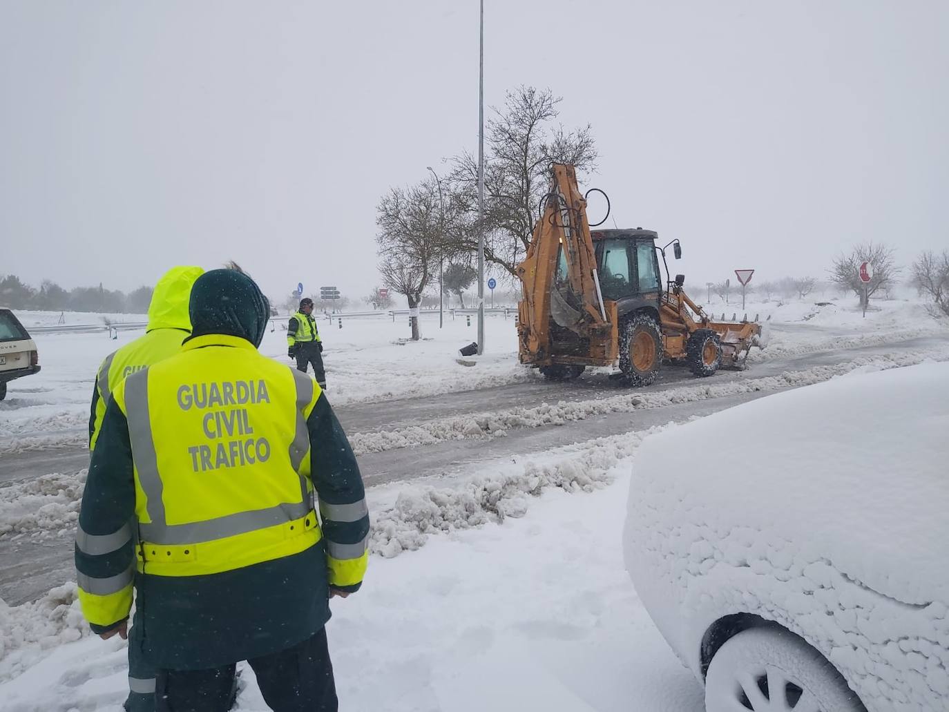 Almería se tiñe de blanco.