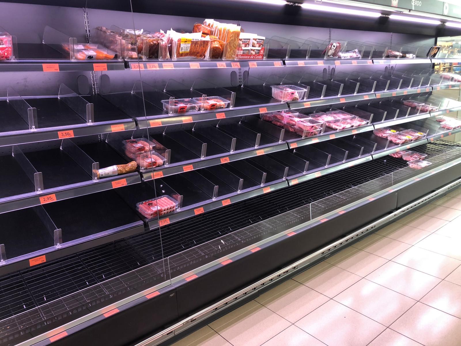 Fotos: Problemas de abastecimiento en Mercadona en Granada por la nieve