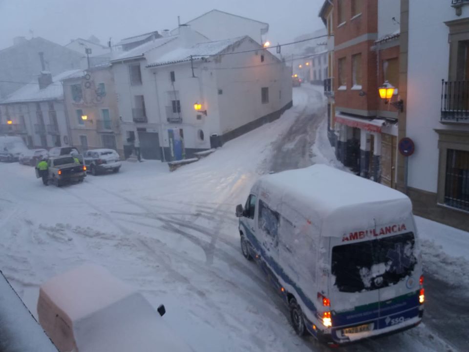 Jaén capital y su provincia se visten de blanco este lunes por el temporal.