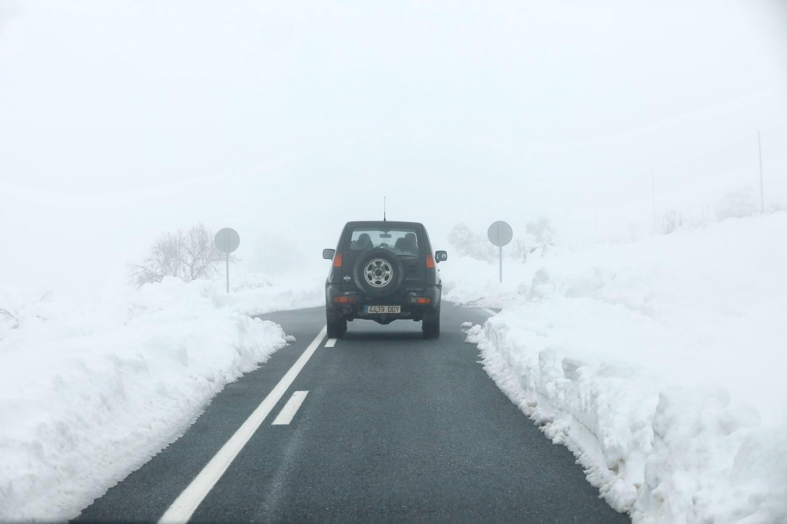 Fotos: El camino a Gor, repleto de nieve