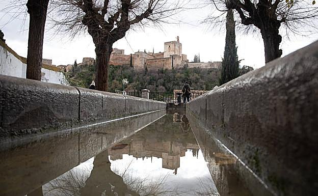 Imagen principal - Estampas de un día cualquiera en la placeta de los Carvajales.