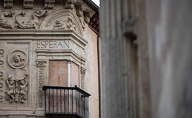 La Granada legendaria: la historia tras misterioso balcón tapiado de la Casa de Castril