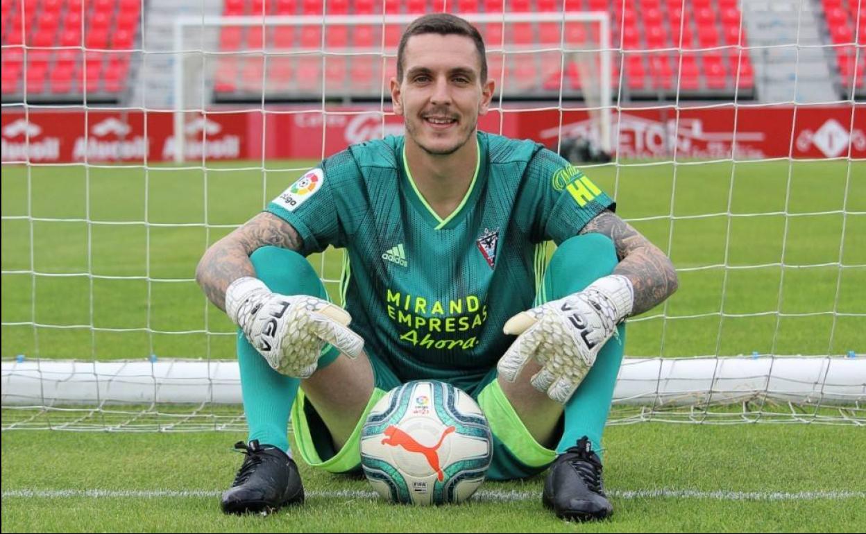 Joao Costa, en su presentación con el Mirandés. 