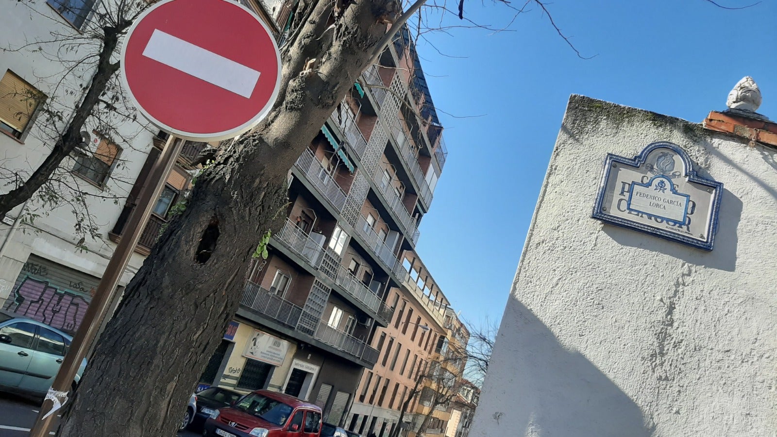 Aún quedan en la ciudad de Granada vestigios de tiempos de la dictadura franquista