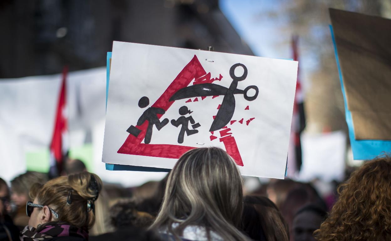 Manifestación en contra de los cambios en los centros rurales.