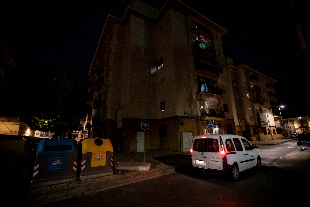 Fotos: Vecinos de Motril denuncian que llevan más de dos meses sin farolas