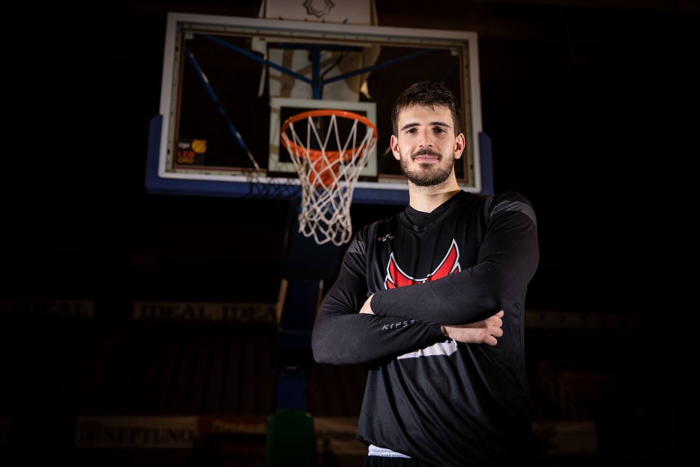 David Iriarte, un muro que defiende la canasta del Covirán Granada. Fermín Rodríguez