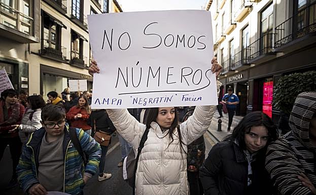 Manifestación contra los cambios en los colegios rurales.