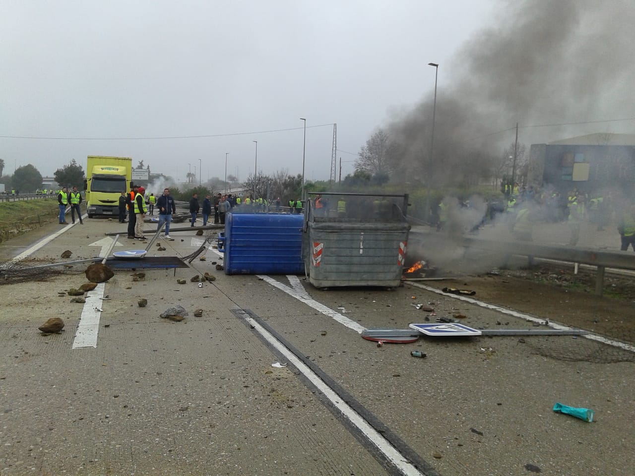 Miles de trabajadores del sector del olivar se han manifestado en toda la provincia de Jaén
