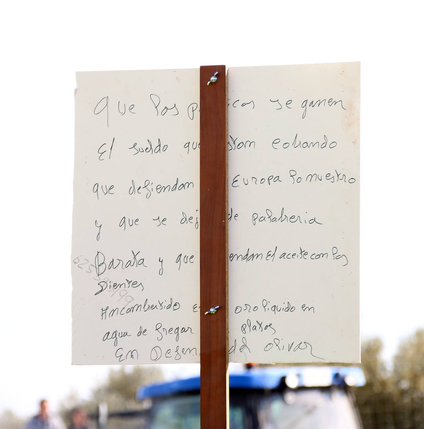 Miles de trabajadores del sector del olivar se han manifestado en toda la provincia de Jaén