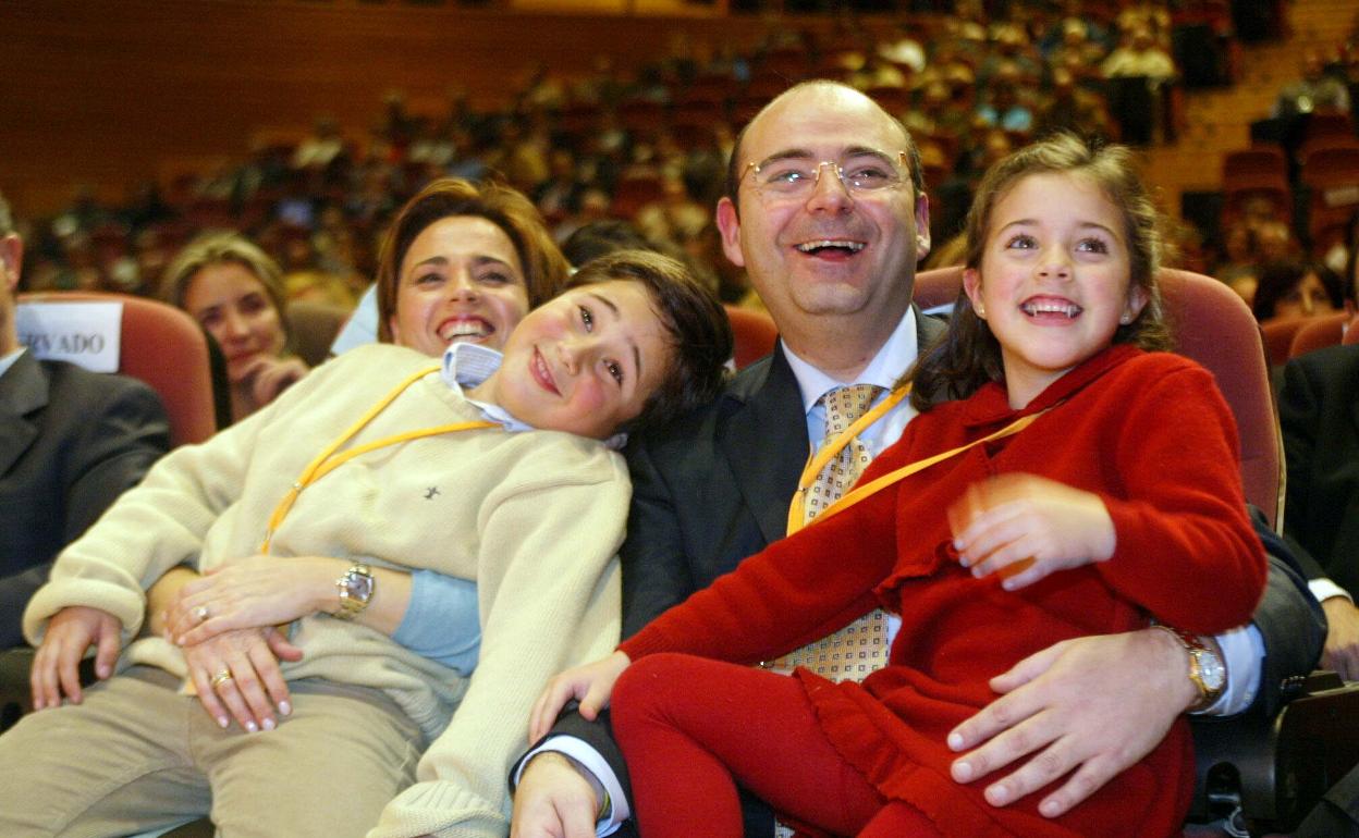 Sebastián Pérez, en 2004, tras ser elegido presidente del PP de Granada