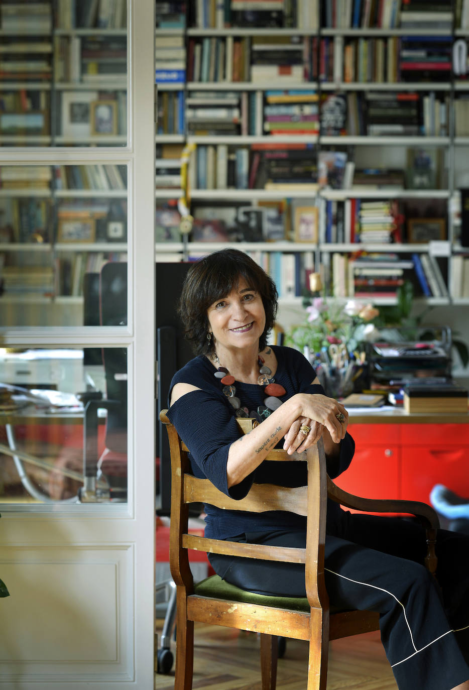 Rosa Montero, en el despacho de su casa, en Madrid.