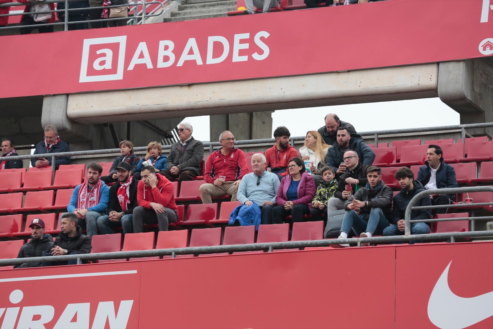 ¿Has estado en el choque de este mediodía en el campo del Zaidín? Aquí te puedes buscar