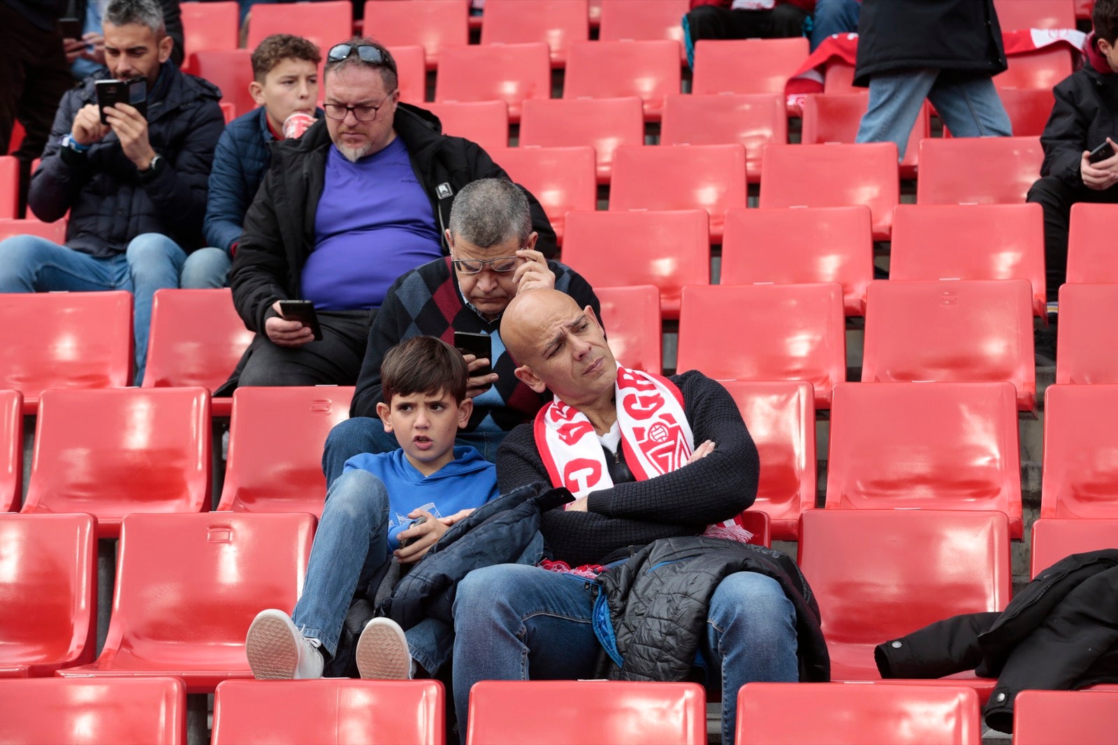 ¿Has estado en el choque de este mediodía en el campo del Zaidín? Aquí te puedes buscar