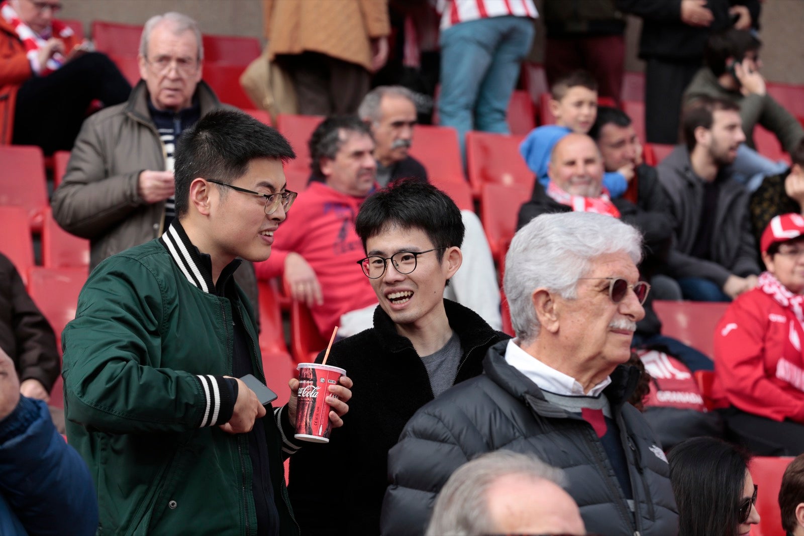 ¿Has estado en el choque de este mediodía en el campo del Zaidín? Aquí te puedes buscar
