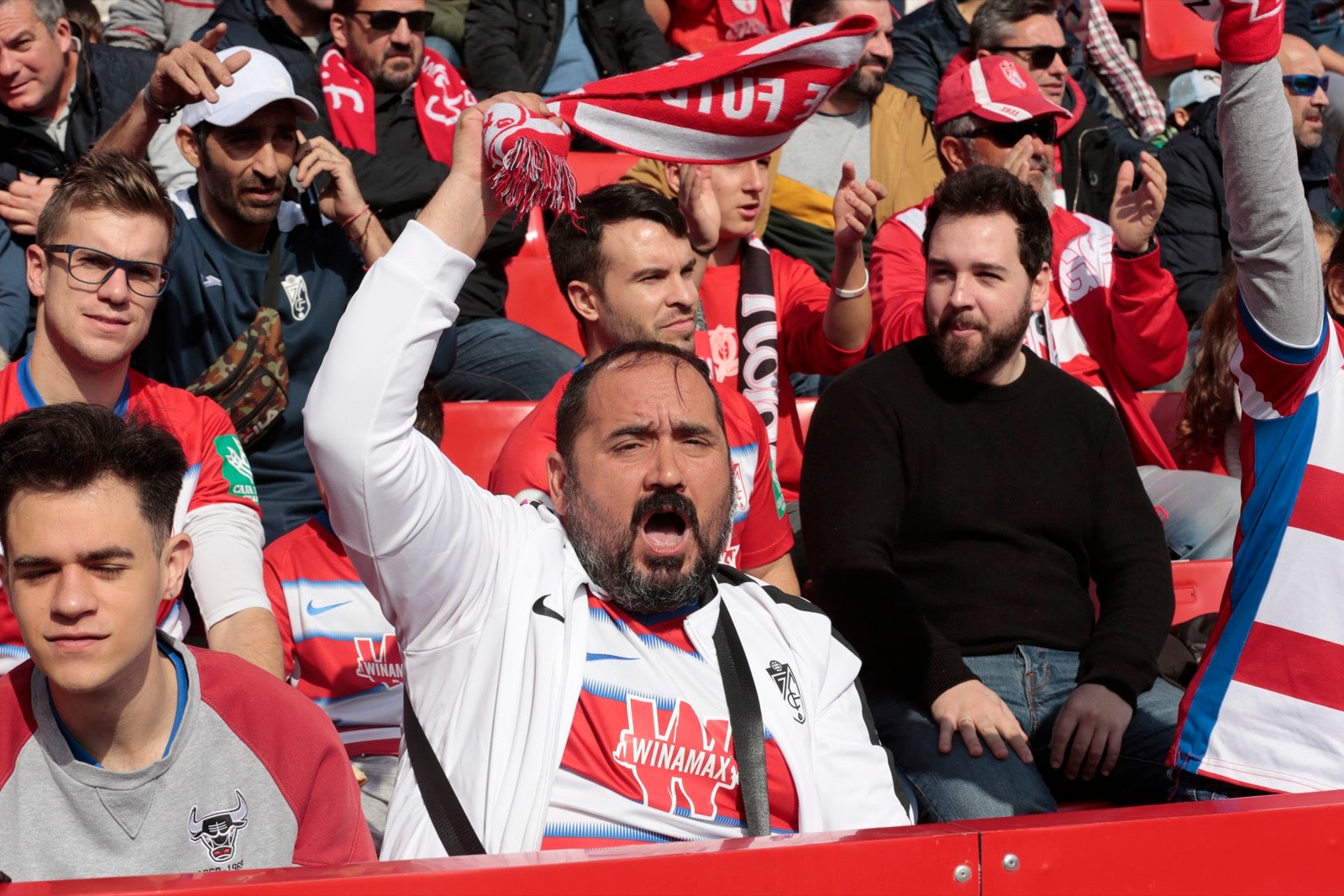 ¿Has estado en el choque de este mediodía en el campo del Zaidín? Aquí te puedes buscar