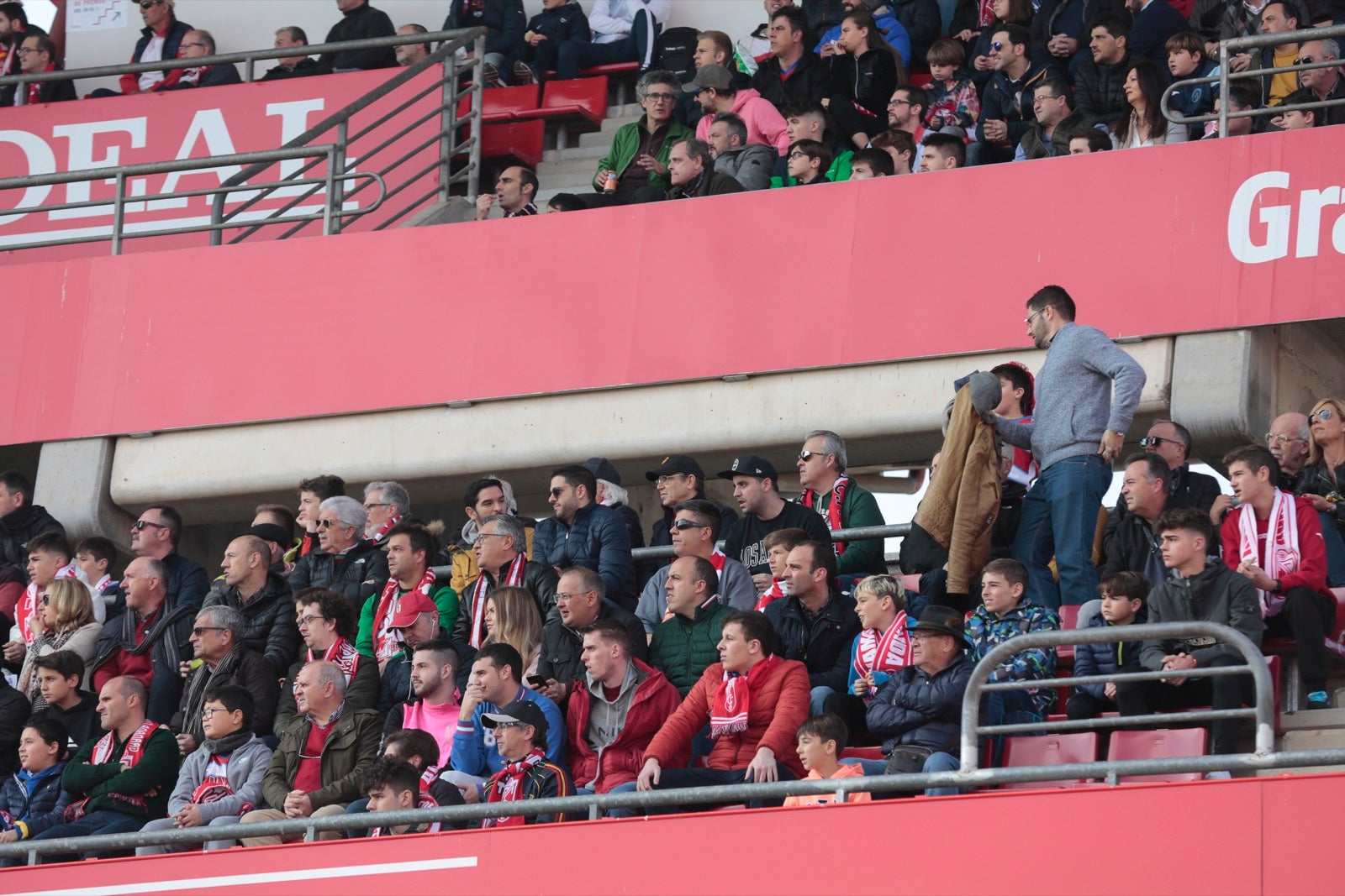 ¿Has estado en el choque de este mediodía en el campo del Zaidín? Aquí te puedes buscar