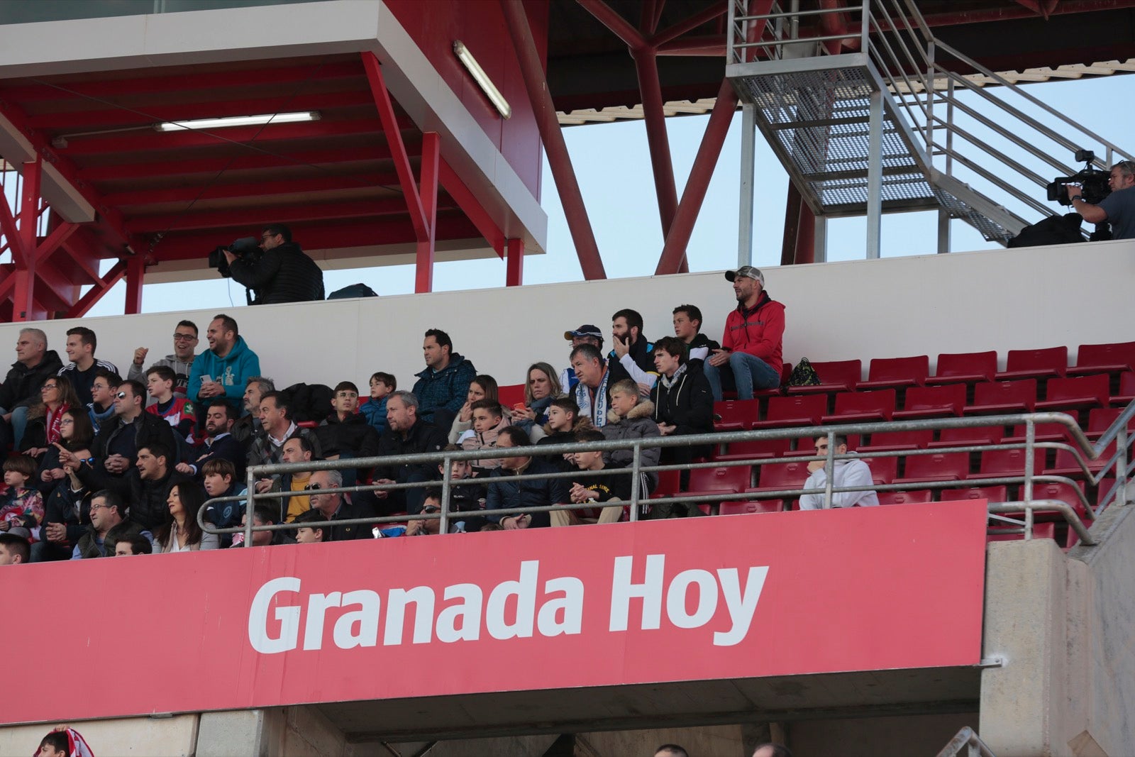 ¿Has estado en el choque de este mediodía en el campo del Zaidín? Aquí te puedes buscar