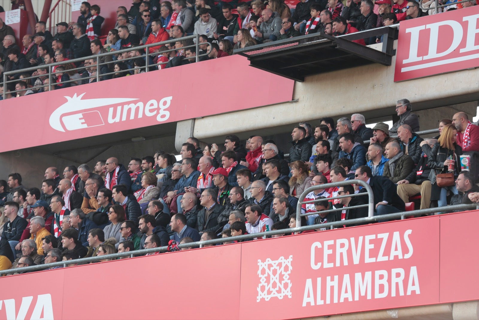 ¿Has estado en el choque de este mediodía en el campo del Zaidín? Aquí te puedes buscar