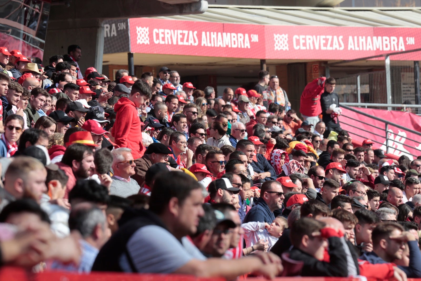 ¿Has estado en el choque de este mediodía en el campo del Zaidín? Aquí te puedes buscar