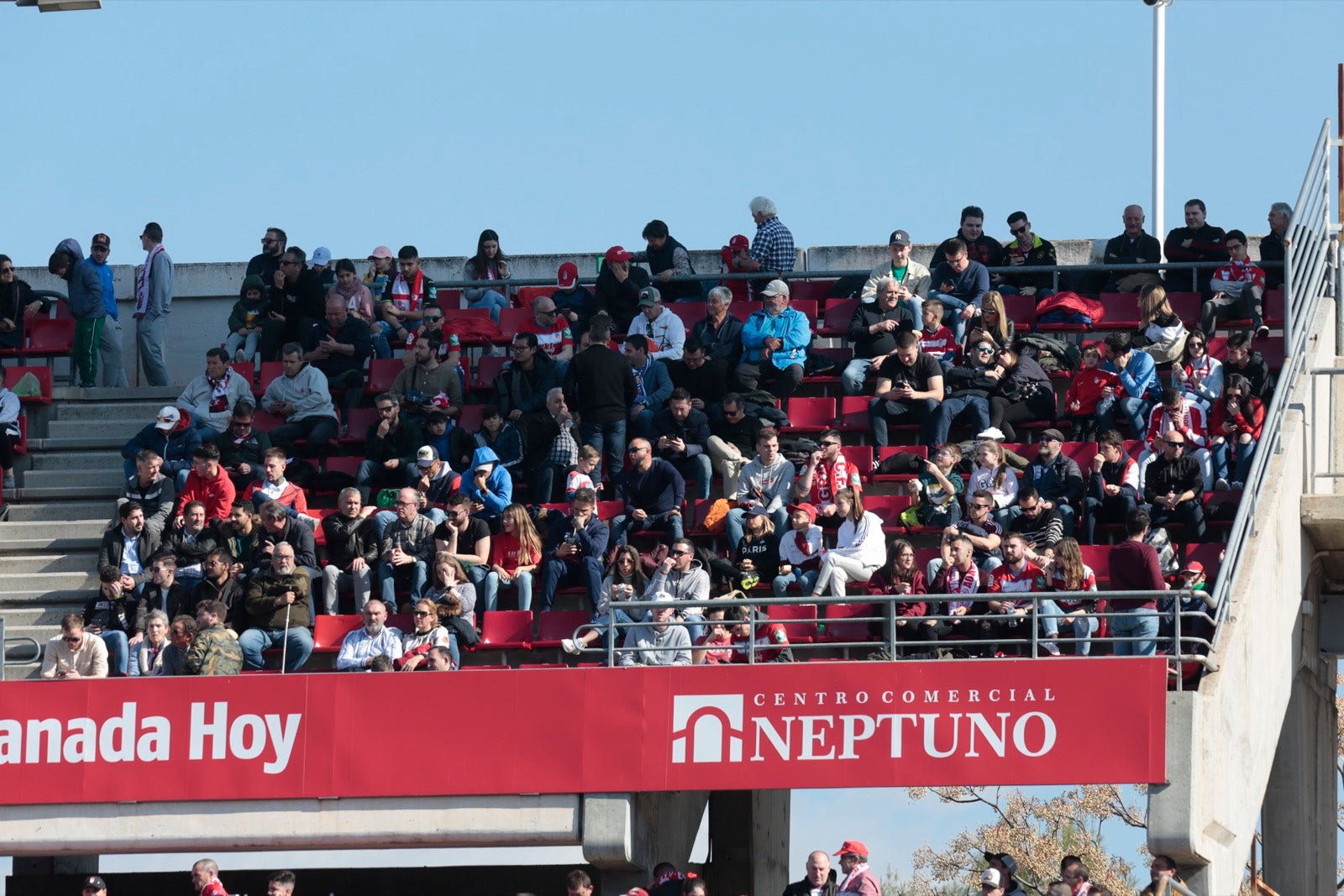 ¿Has estado en el choque de este mediodía en el campo del Zaidín? Aquí te puedes buscar