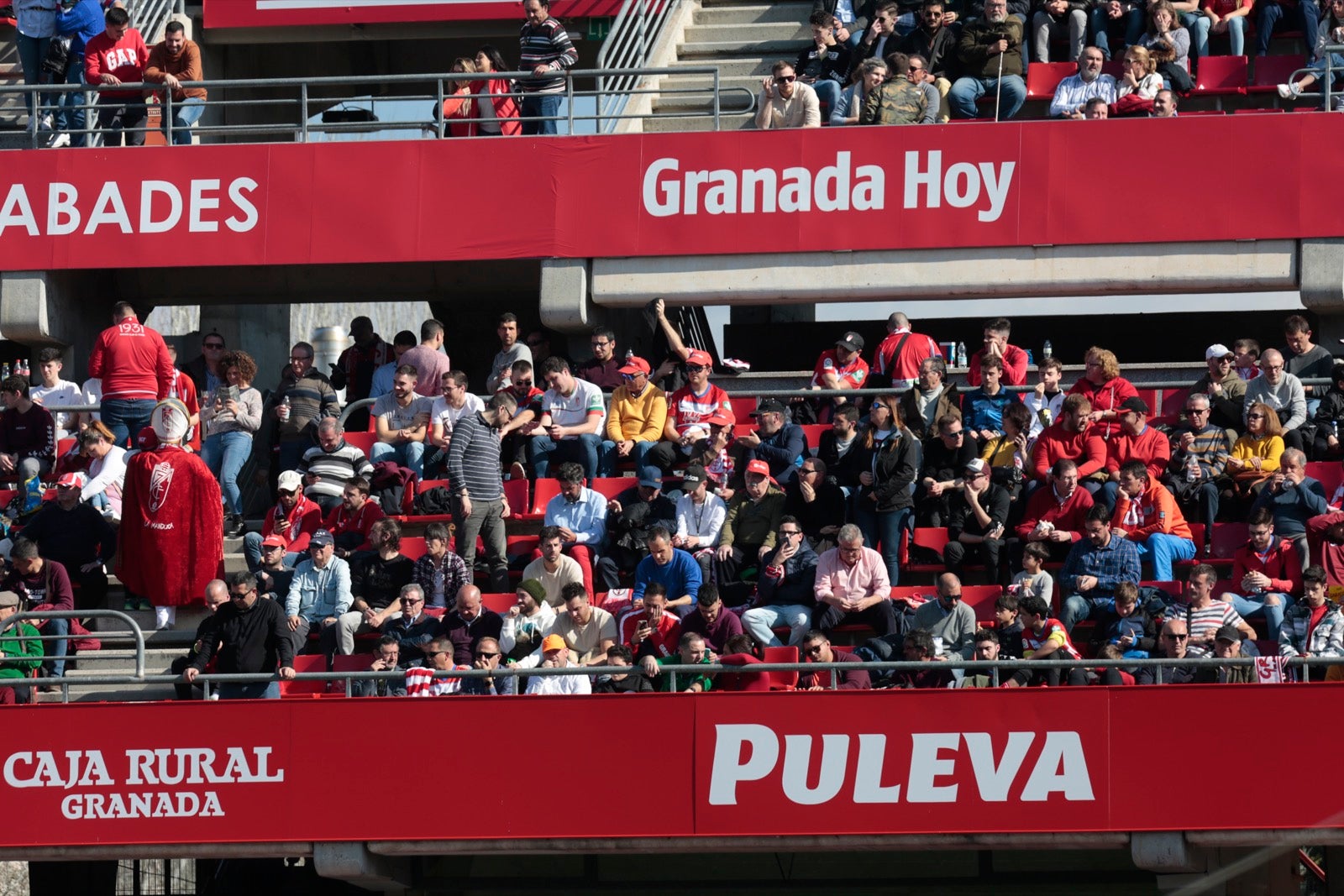 ¿Has estado en el choque de este mediodía en el campo del Zaidín? Aquí te puedes buscar