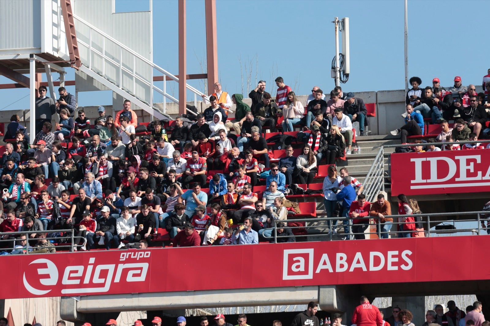 ¿Has estado en el choque de este mediodía en el campo del Zaidín? Aquí te puedes buscar