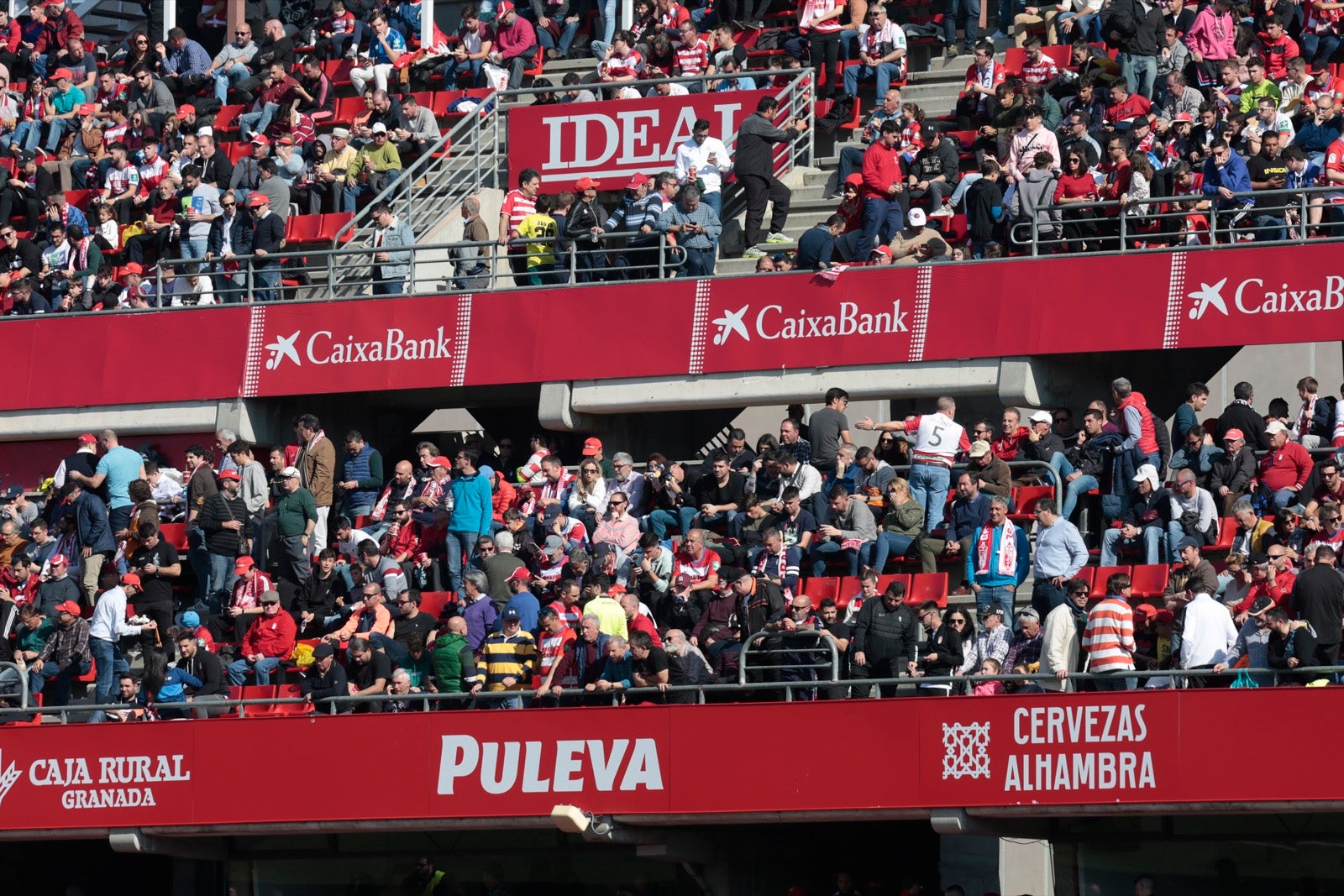 ¿Has estado en el choque de este mediodía en el campo del Zaidín? Aquí te puedes buscar