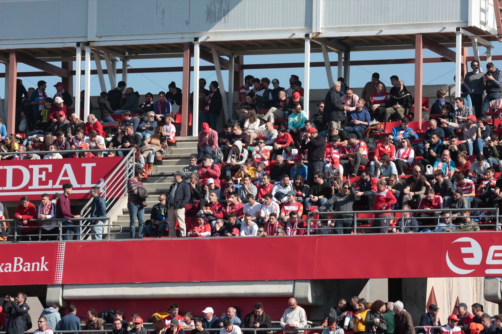 ¿Has estado en el choque de este mediodía en el campo del Zaidín? Aquí te puedes buscar