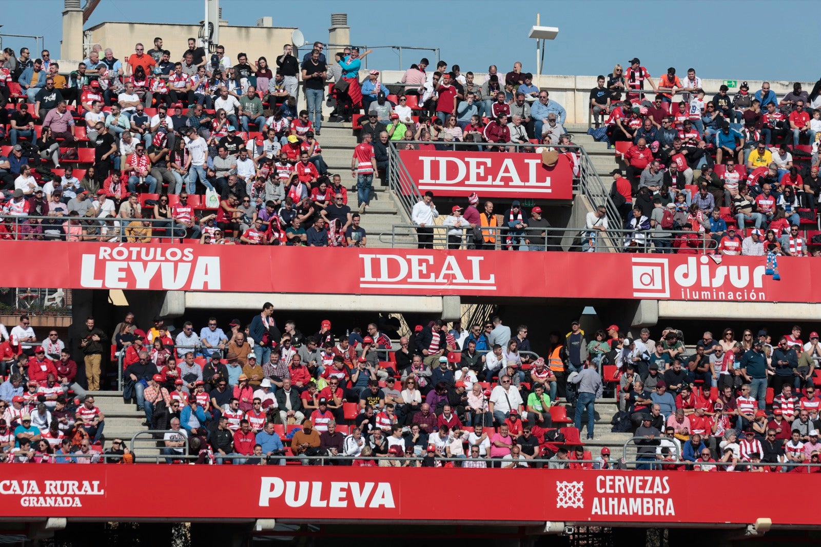¿Has estado en el choque de este mediodía en el campo del Zaidín? Aquí te puedes buscar