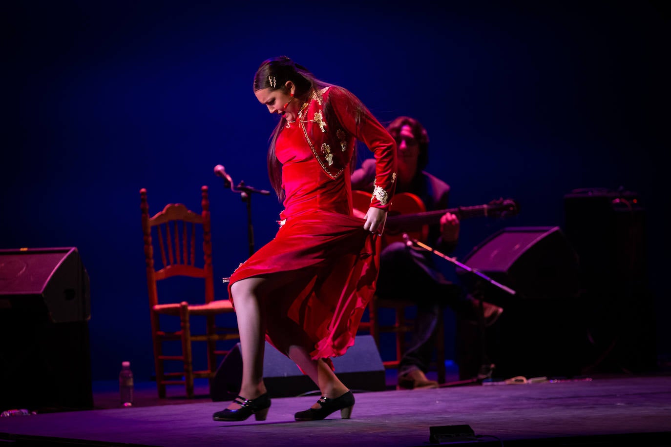 La bailaora motrileña Sara Sánchez levantó anoche a los espectadores de sus asientos.