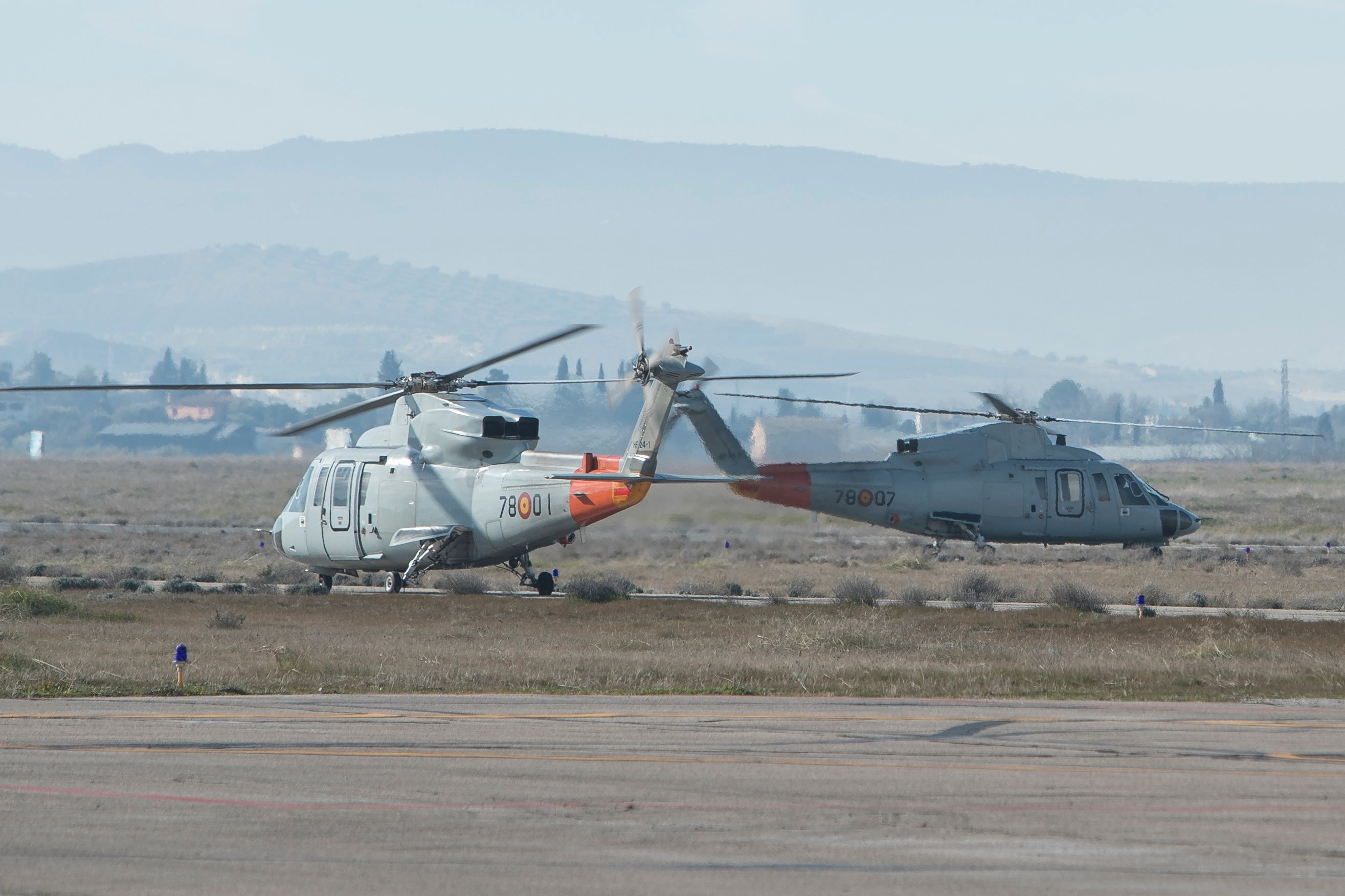 Es crucial volar continuamente para estar preparados ante cualquier contingencia. Dentro, el piloto comprueba que todo los parámetros se cumplan a rajatabla