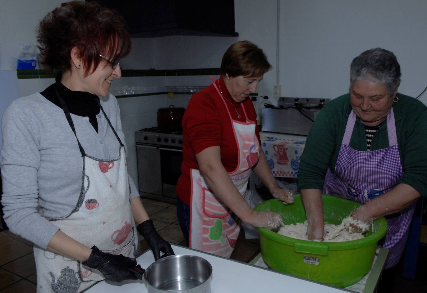 También hubo degustación del plato denominado 'atascaburras' elaborado con pimientos y tomates secos, bacalao y ajos asados, aceite y sal