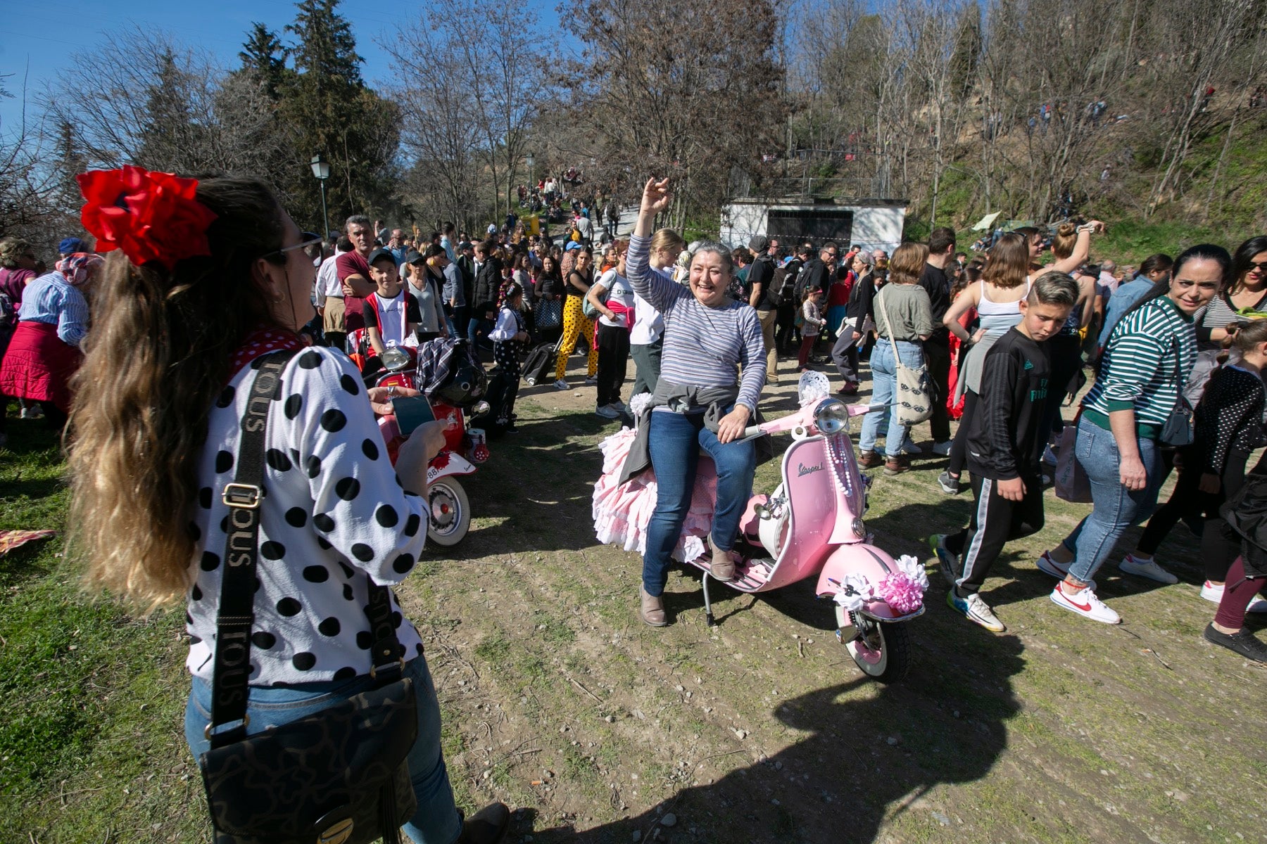 La ciudad festeja a su patrón entre salaíllas, habas y buen tiempo