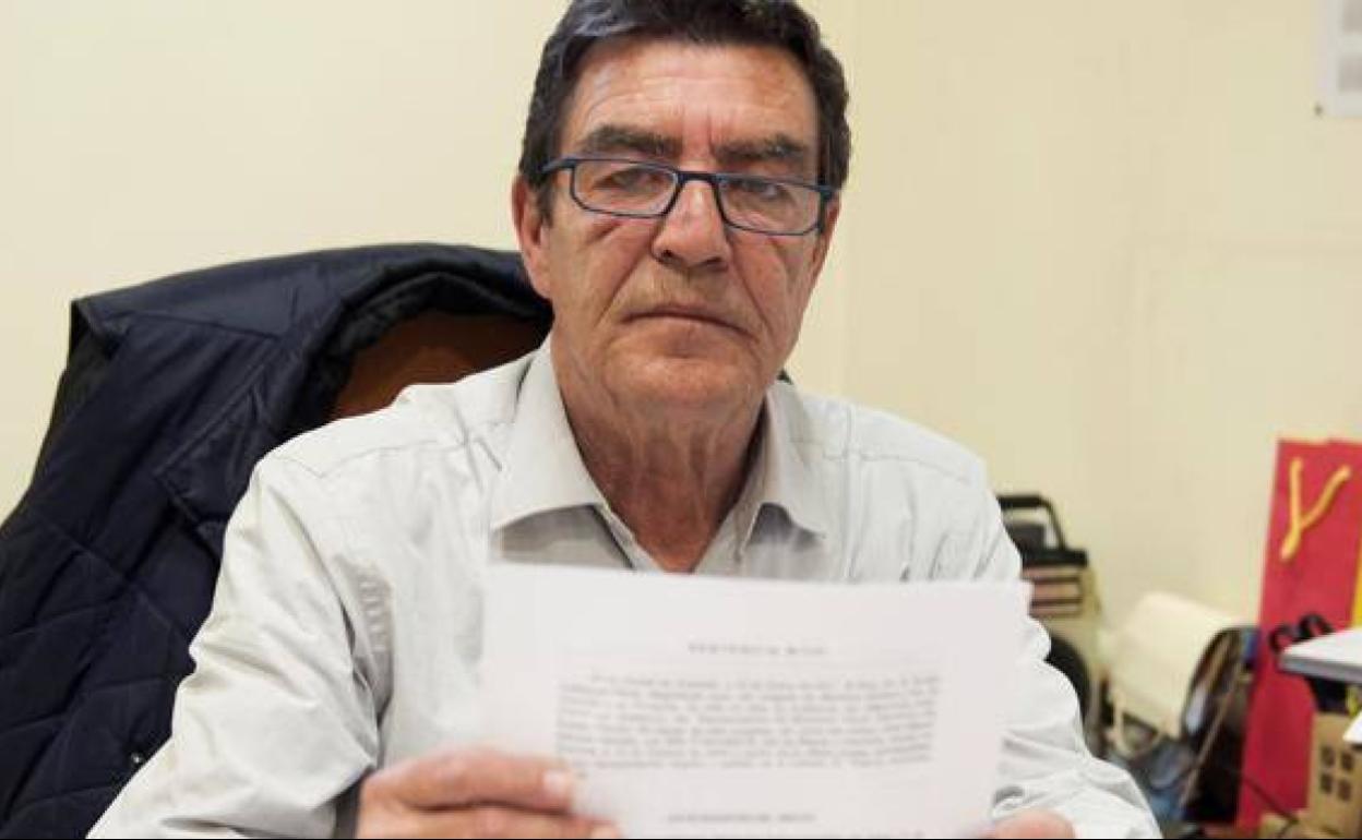 Juez Calatayud: «Es terrible que padres en paro compren a sus hijos móviles último modelo»