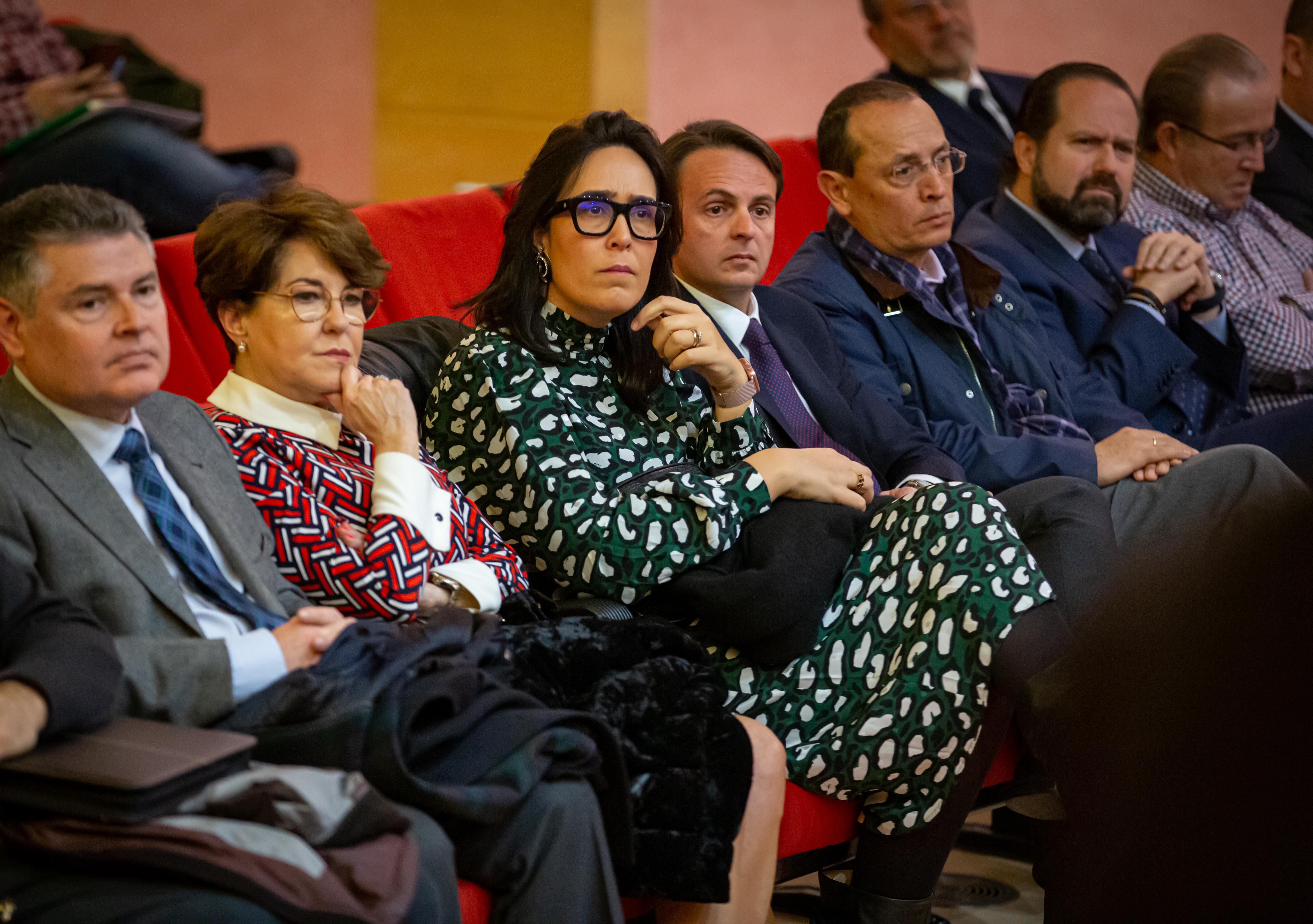 José Torres Hurtado, junto a varios de los concejales de su etapa en el gobierno municipal, a su llegada a La Caleta