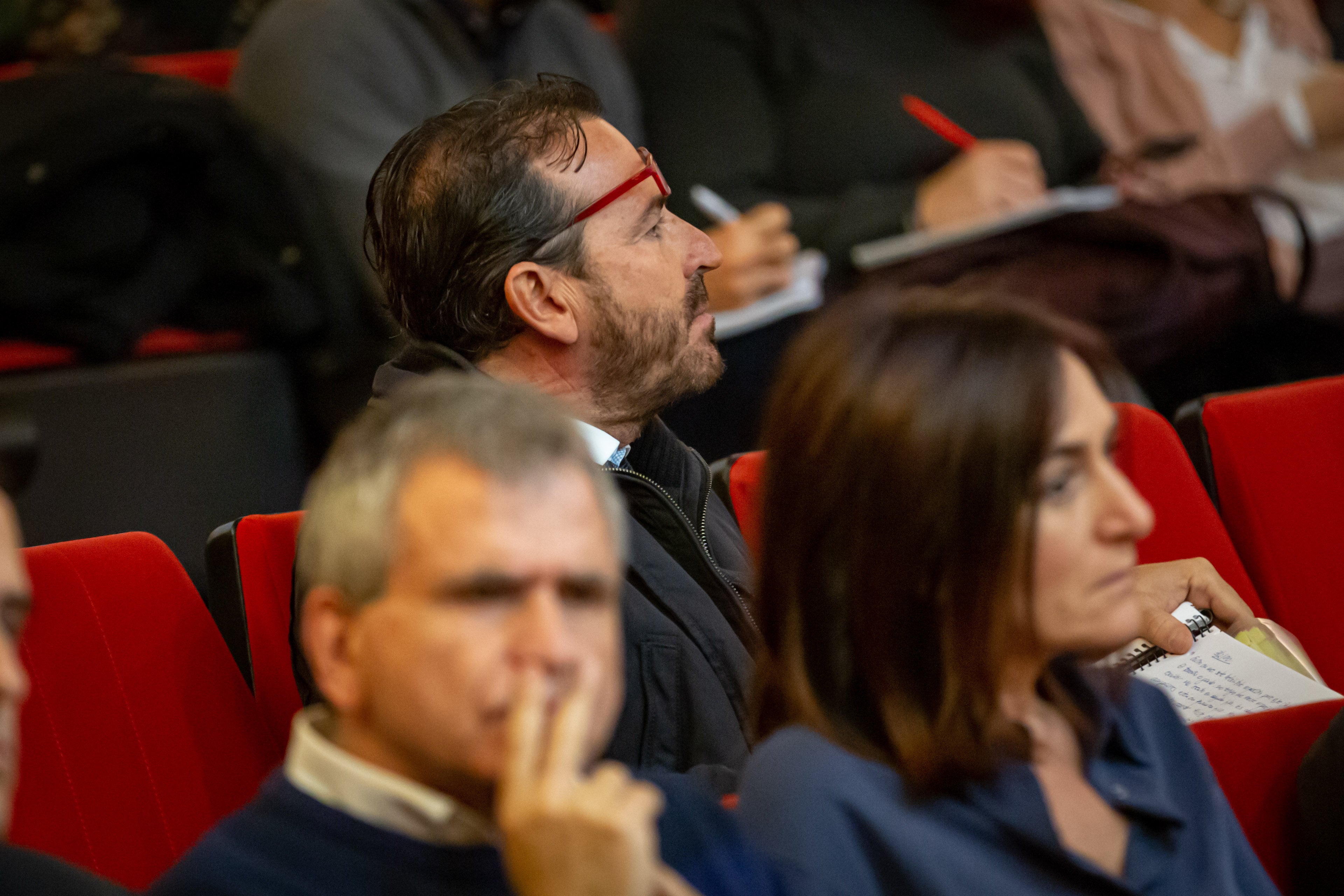 José Torres Hurtado, junto a varios de los concejales de su etapa en el gobierno municipal, a su llegada a La Caleta