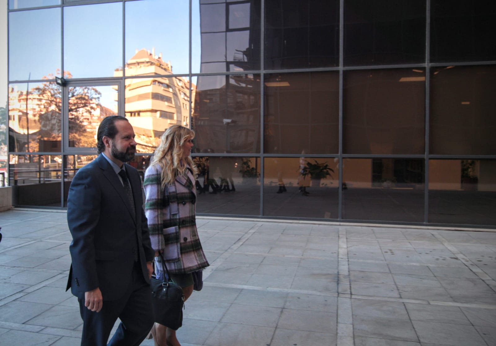 José Torres Hurtado, junto a varios de los concejales de su etapa en el gobierno municipal, a su llegada a La Caleta