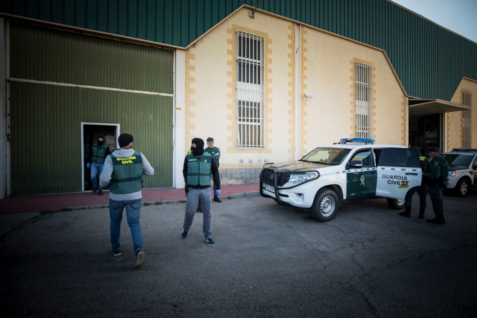 La Guardia Civil ha practicado varios registros en la provincia y hay más de una veintena de detenidos